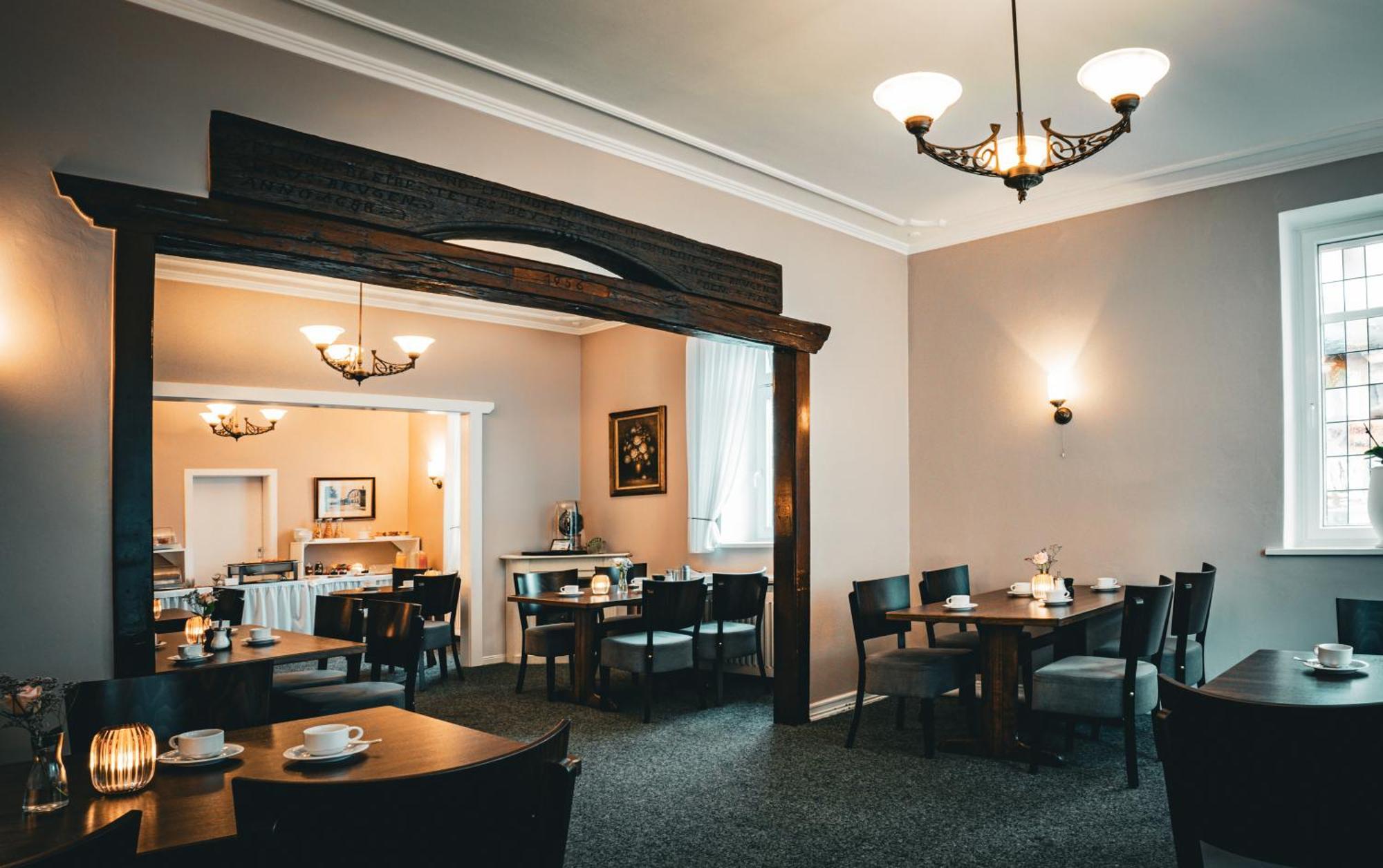 Hotel Kuehl Neumünster Екстериор снимка