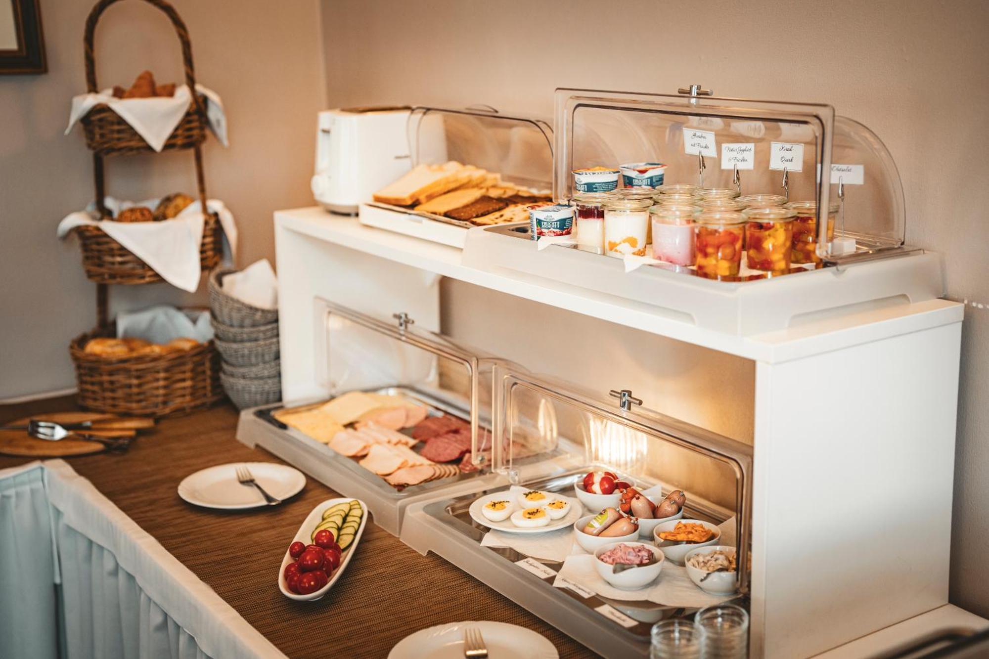 Hotel Kuehl Neumünster Екстериор снимка
