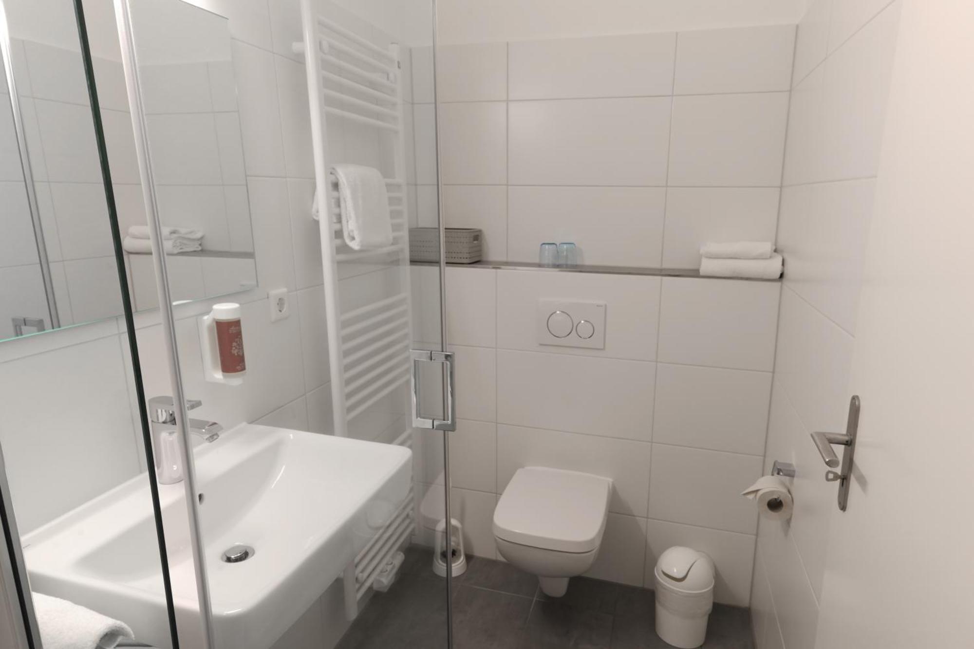 Hotel Kuehl Neumünster Екстериор снимка