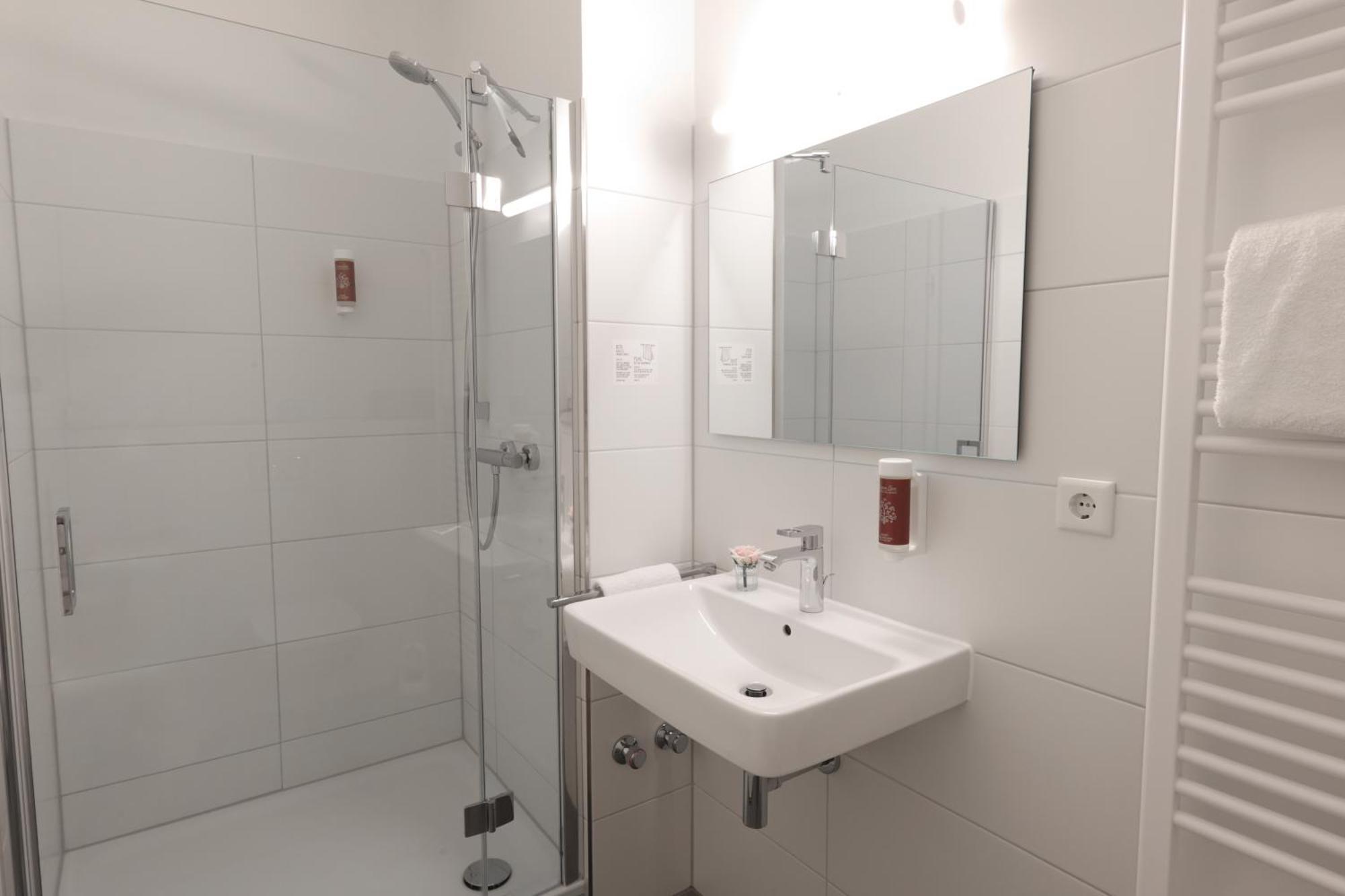 Hotel Kuehl Neumünster Екстериор снимка