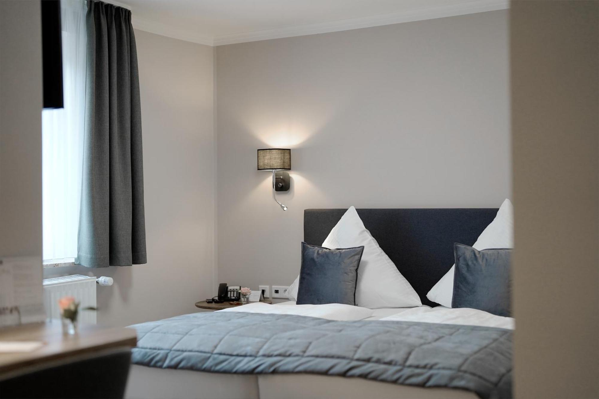 Hotel Kuehl Neumünster Екстериор снимка